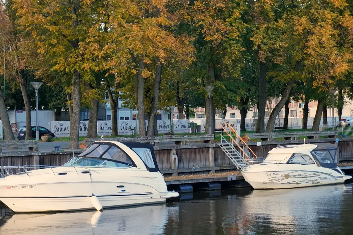 Rental boat at check-in with scrapes on the hull